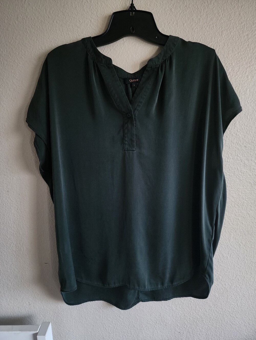 QUINCE Washable Stretch Silk Notch Neck Short Sleeve Blouse Forest Green L